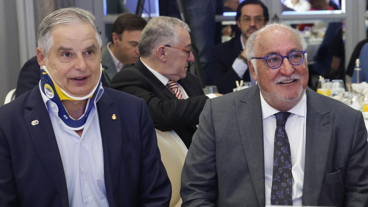 La DGT reconoce errores con la baliza V16 pero insiste: "Que nadie salga de vacaciones sin llevarla"