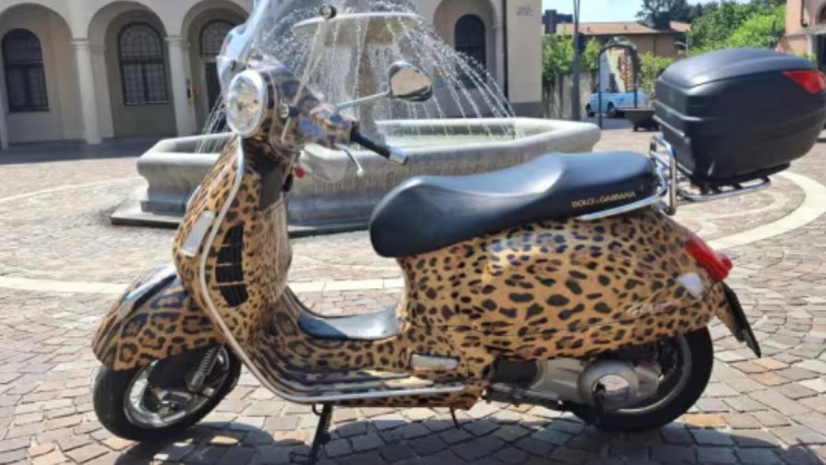 A subasta una Vespa personalizada que perteneció al fundador de Dolce & Gabbana