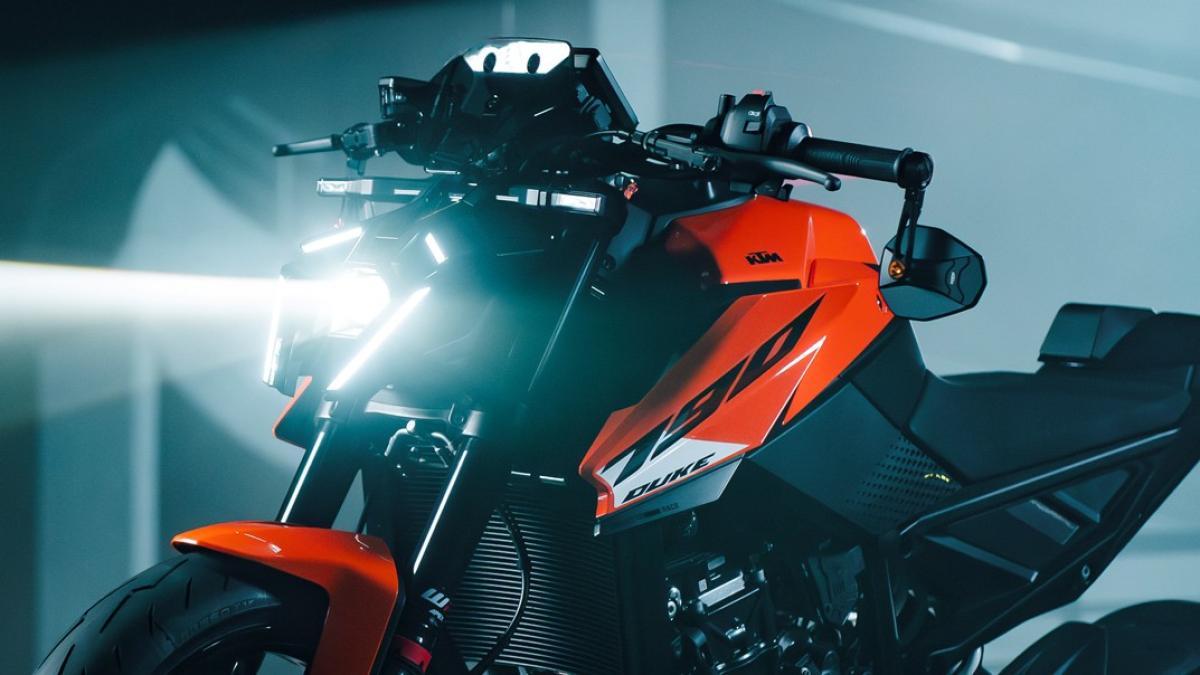 Llega la naked deportiva bicilíndrica más afilada y ligera, la renovación de la KTM 790 Duke y al mismo precio