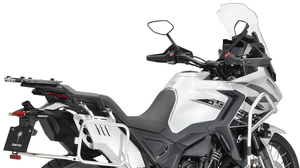 Llega la nueva trail A2 de tres cilindros Zontes 703F ETC con puño de gas electrónico y mayor equipamiento