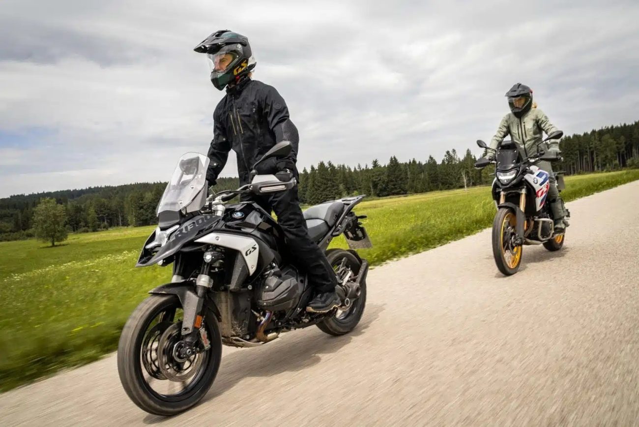 ¿Cómo elegir un casco de moto para rutas largas este verano?