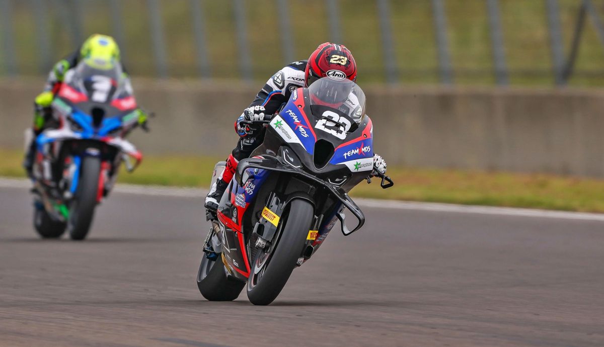Chris Ponsson asalta el liderato del FSBK 2026 con un fantástico doblete en Nogaro