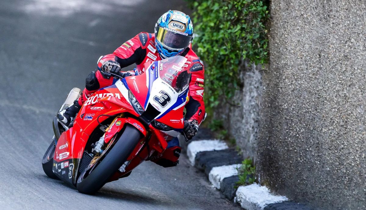 Dean Harrison gana un reducido Senior TT 2026 ante Peter Hickman y Josh Brookes