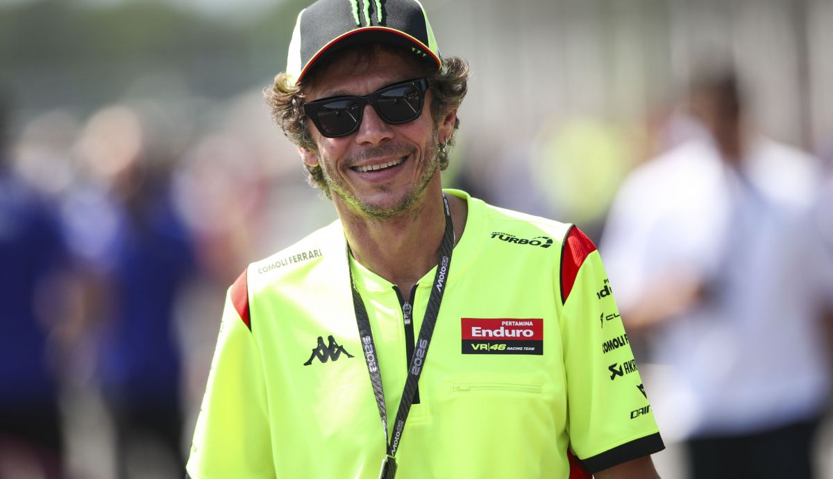 Valentino Rossi, sorprendido ante la sanción a Marco Bezz...
