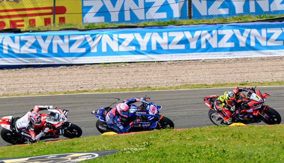 Scott Redding vuelve a evitar otro triplete de Kyle Ryde