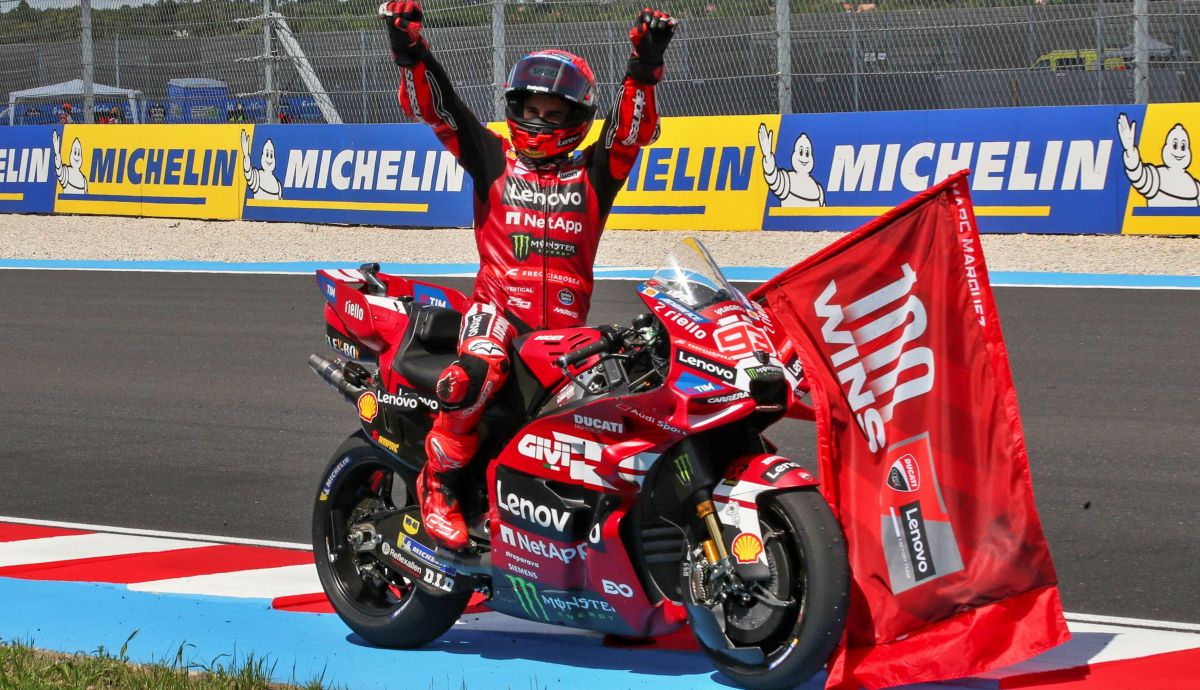 Marc Márquez doblega a Acosta en Balaton y son 100 victorias