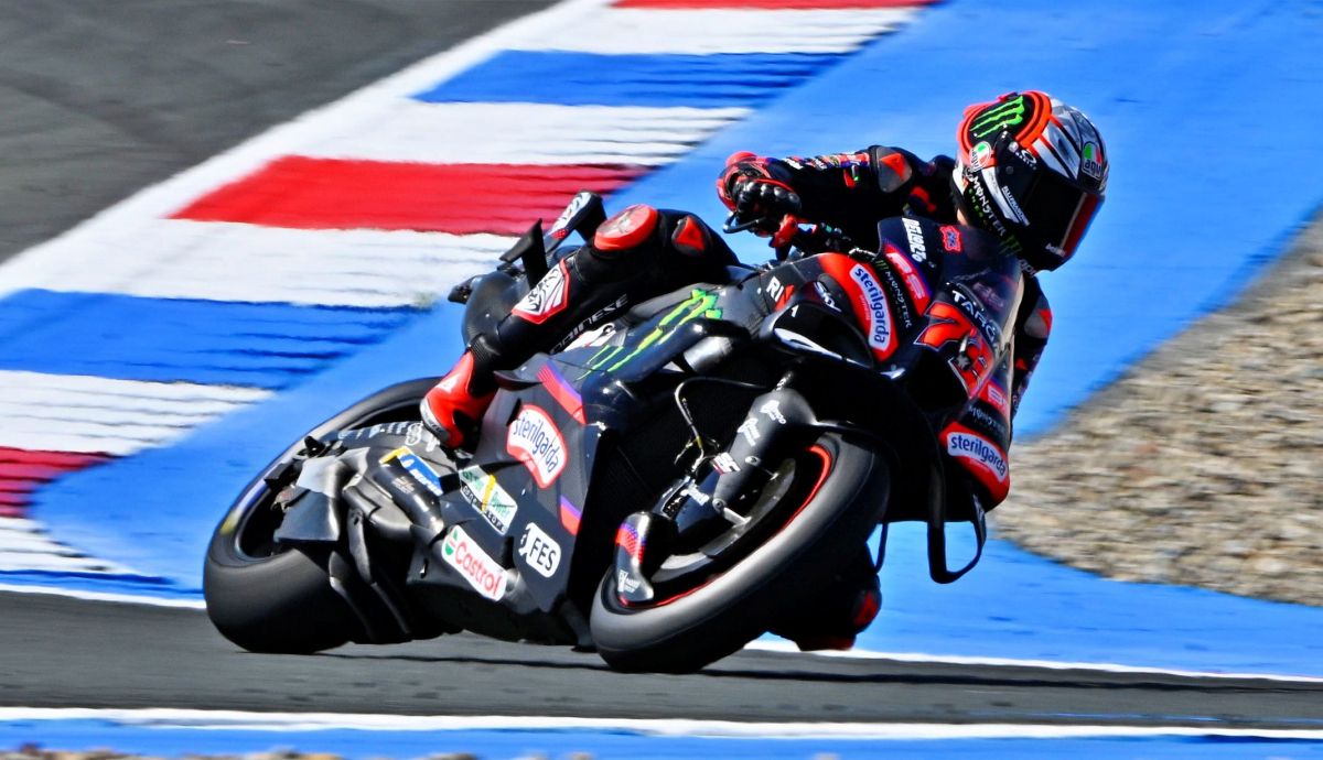 Marco Bezzecchi resurge en Assen en un accidentado viernes