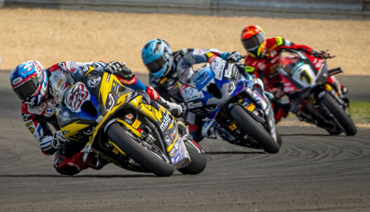 Marcel Schrotter y Markus Reiterberger, vencedores en el Euro Moto Superbike