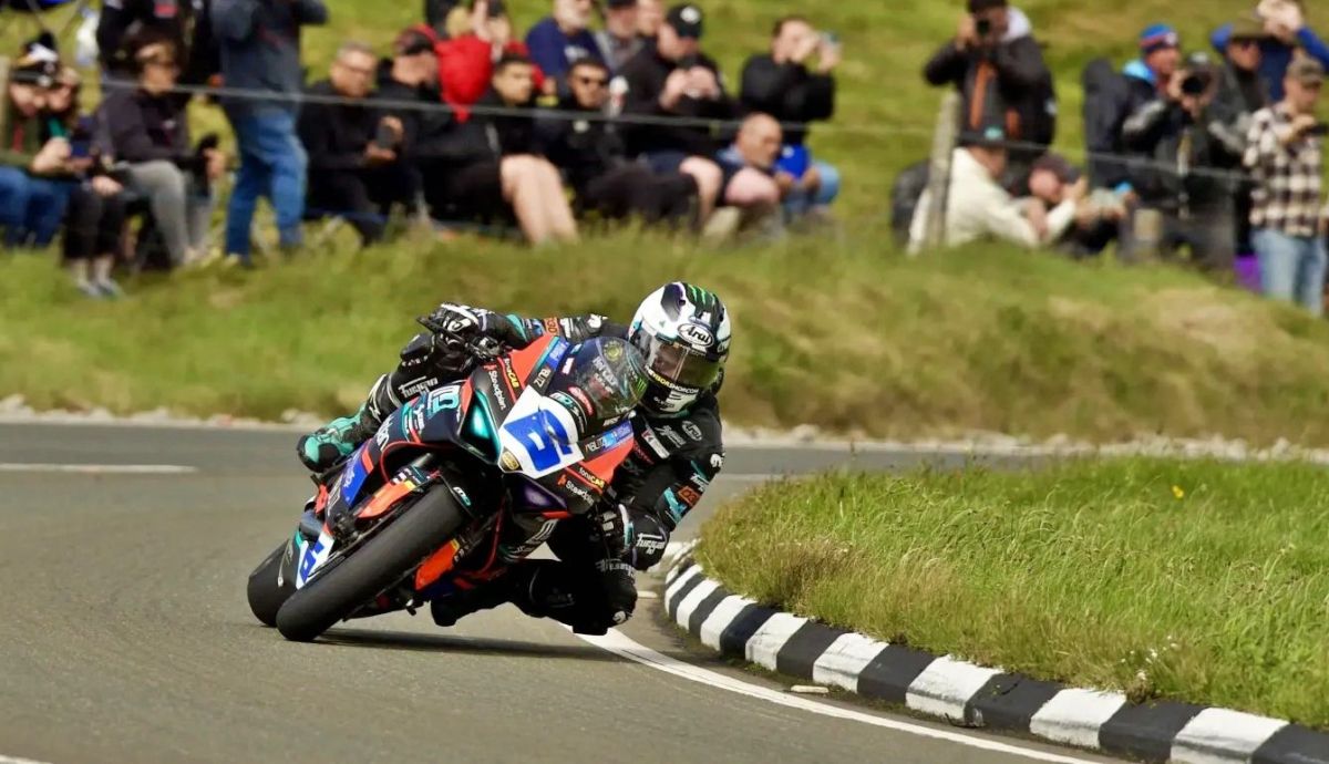 Michael Dunlop firma un doblete y eleva a 36 su récord en TT