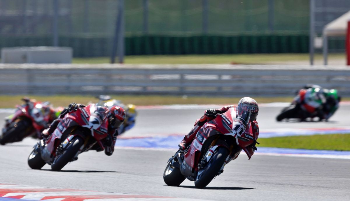 Nicolò Bulega suma su 24ª victoria seguida ante Iker Lecuona