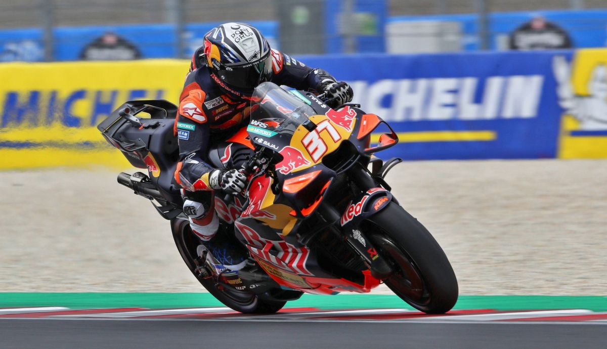 Pedro Acosta mete miedo en Balaton y Marc Márquez lidera FP1