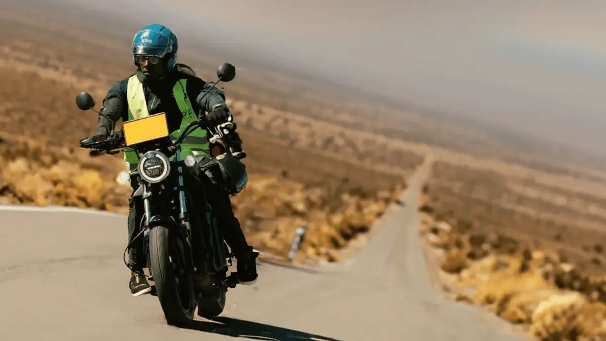 La moto que mueve África: más de 100.000 unidades geolocalizadas rodando