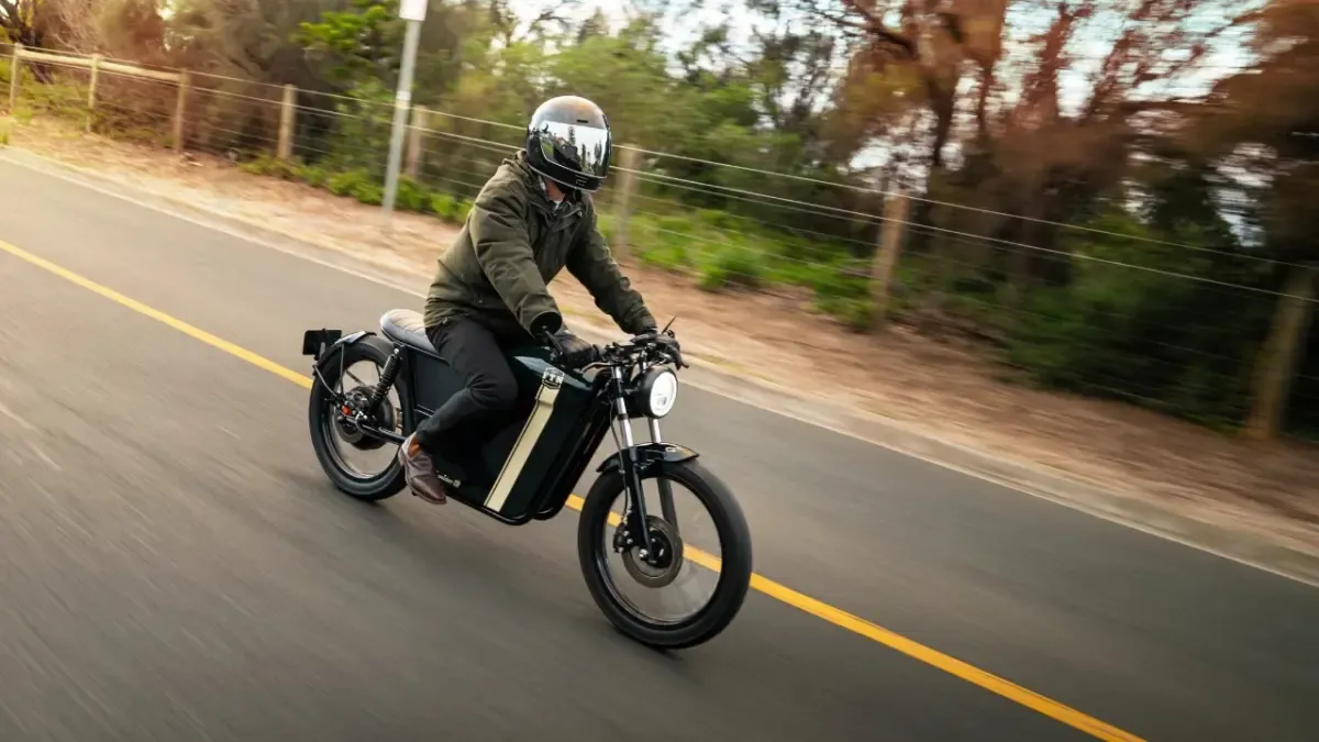 La moto ultra retro para el carnet de coche que es mucho más moderna de lo que parece