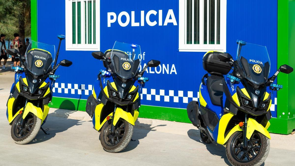 La policía de esta ciudad marítima española estrena comisaría en la misma playa