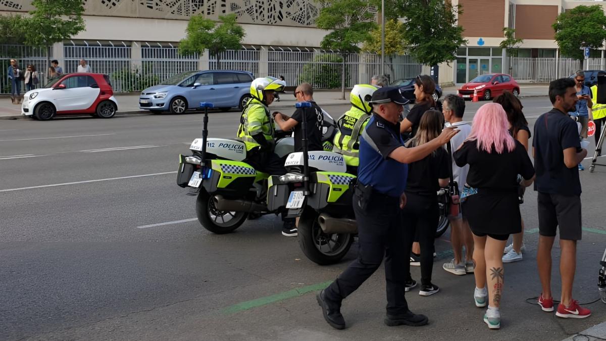 Un policía en moto atropella a tres jóvenes durante el Orgullo LGTBIQ+ en Madrid