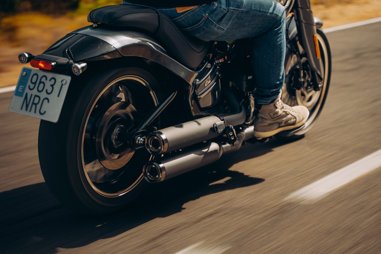 La Rieju Coaster 407 llega muy equipada: V-Twin, control de tracción, keyless y 4.961 euros