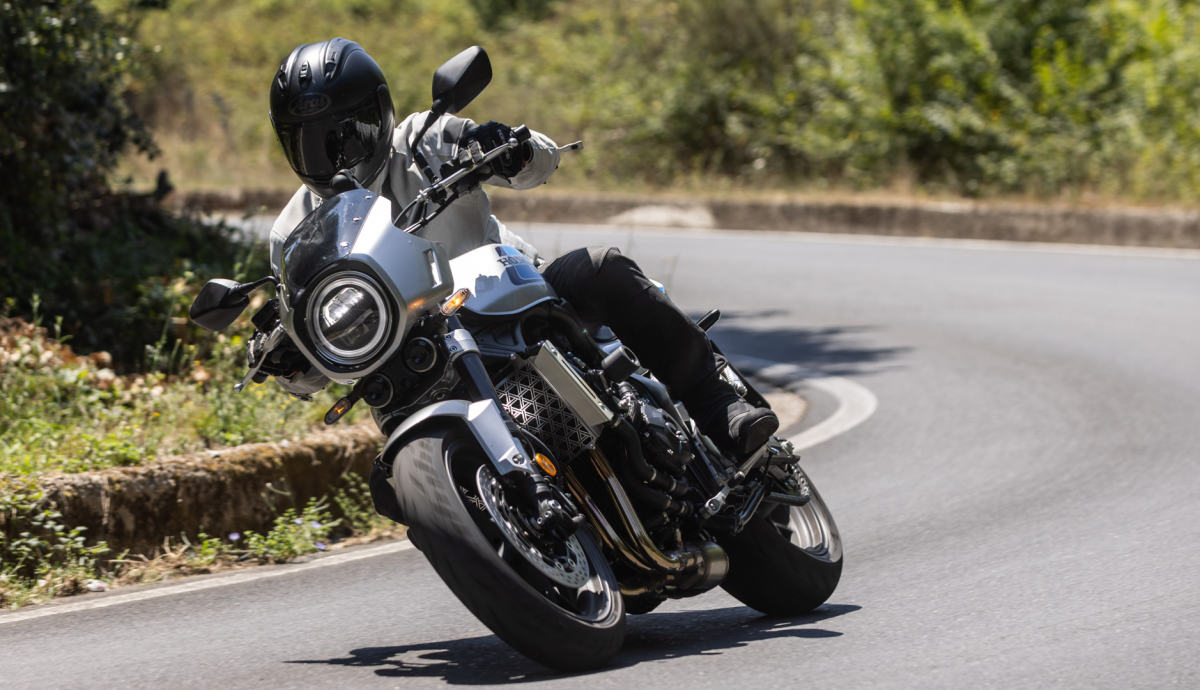 Honda CB1000F, se abre el túnel del tiempo