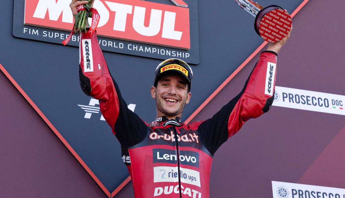 Iker Lecuona renueva por Aruba Ducati hasta Superbike 2028