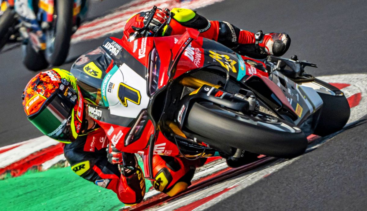 Lukas Tulovic se dispara en el Euro Moto Superbike tras un gran doblete en Most
