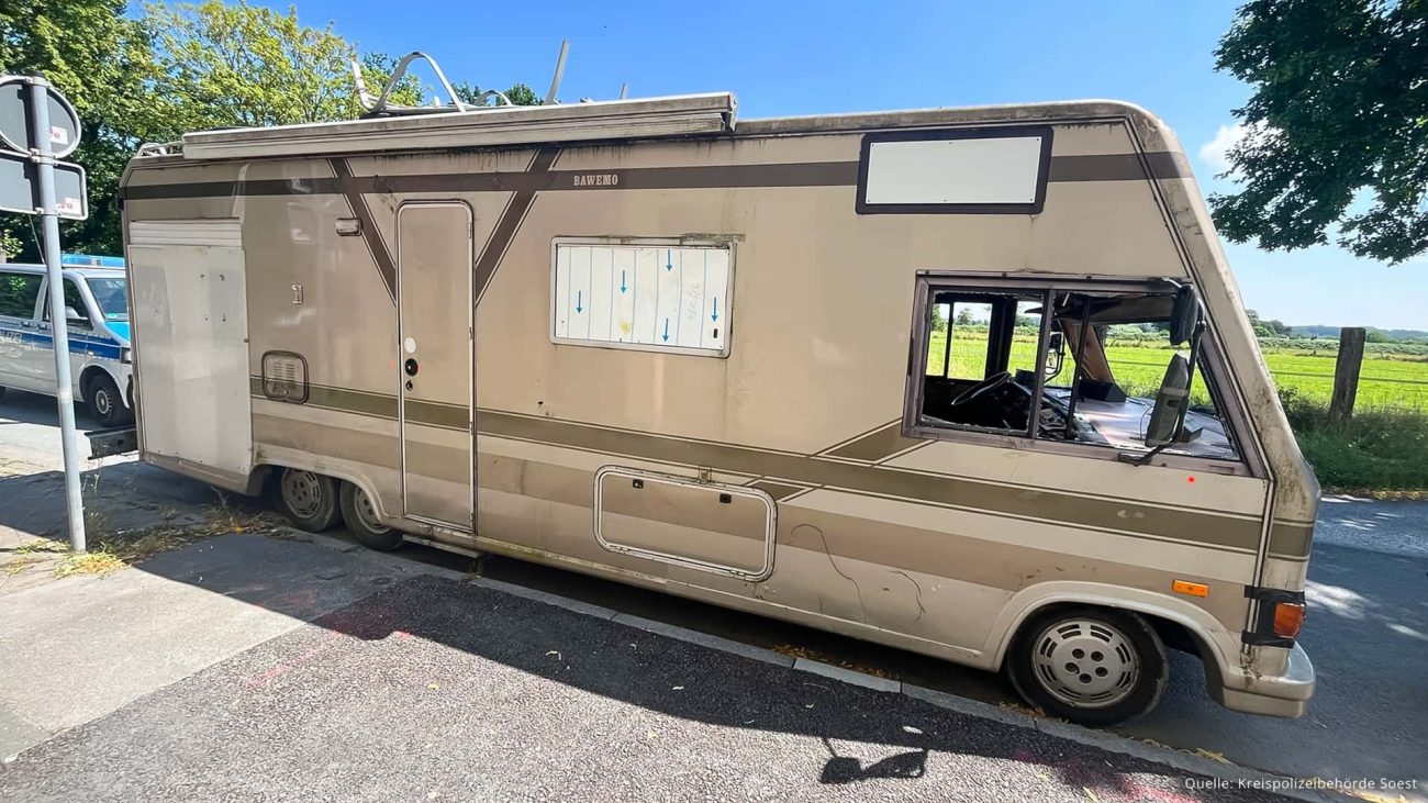 La policía detiene una autocaravana circulando en pésimo estado