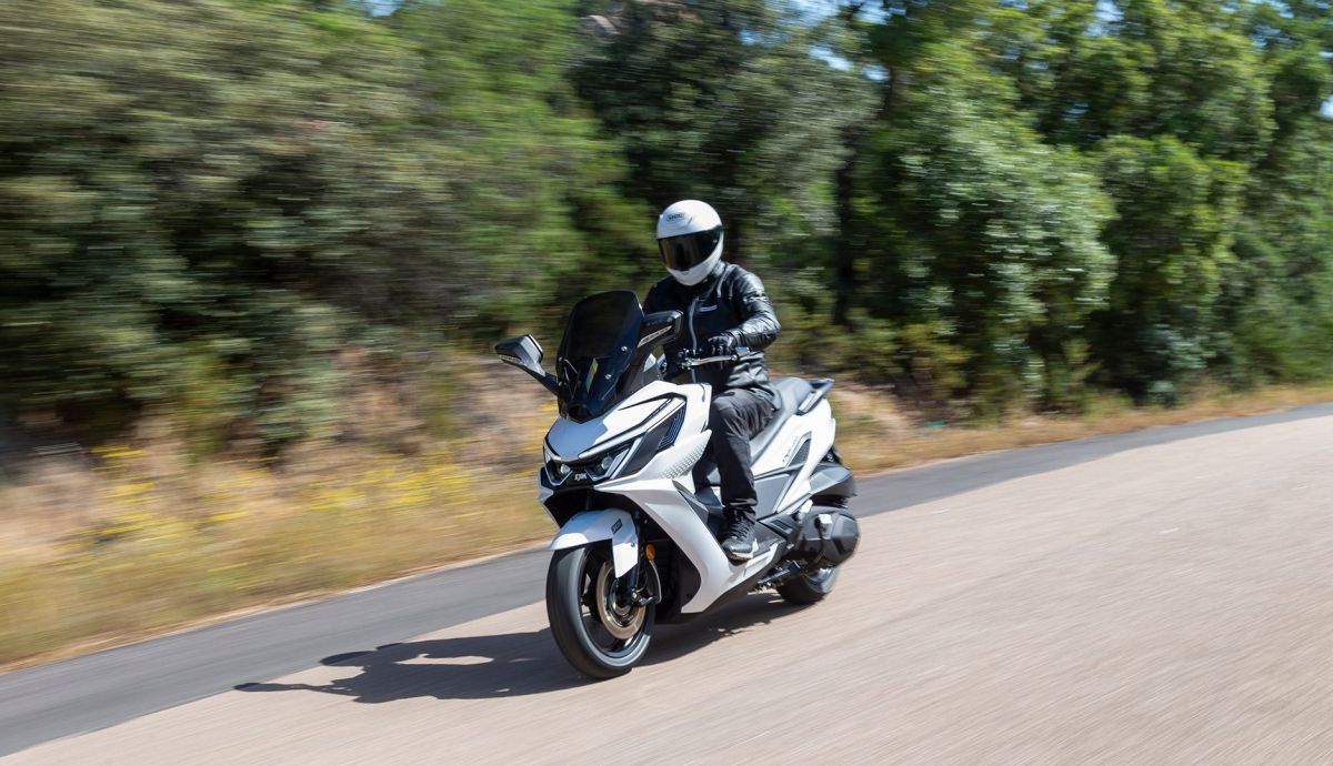SYM Cruisym 400, el scooter GT crece en todo menos en ran...