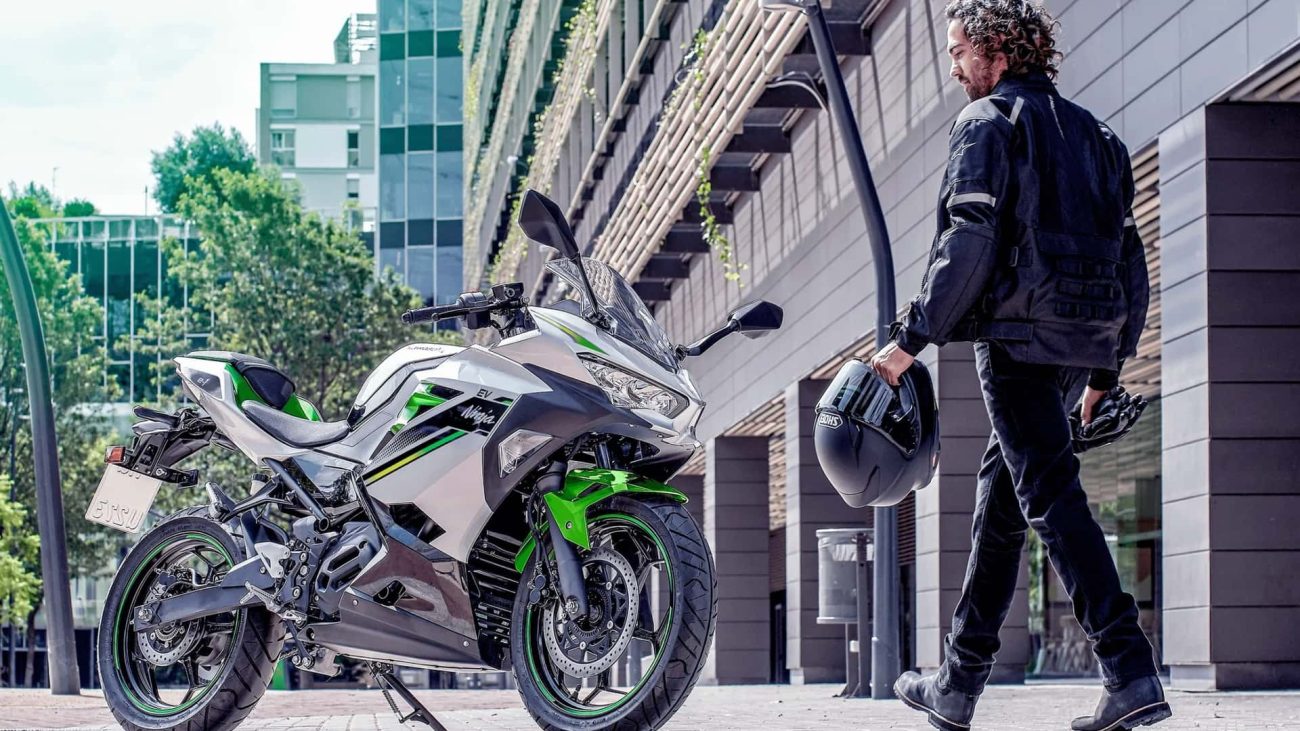 Kawasaki apenas ha cambiado nada en su Ninja eléctrica este año