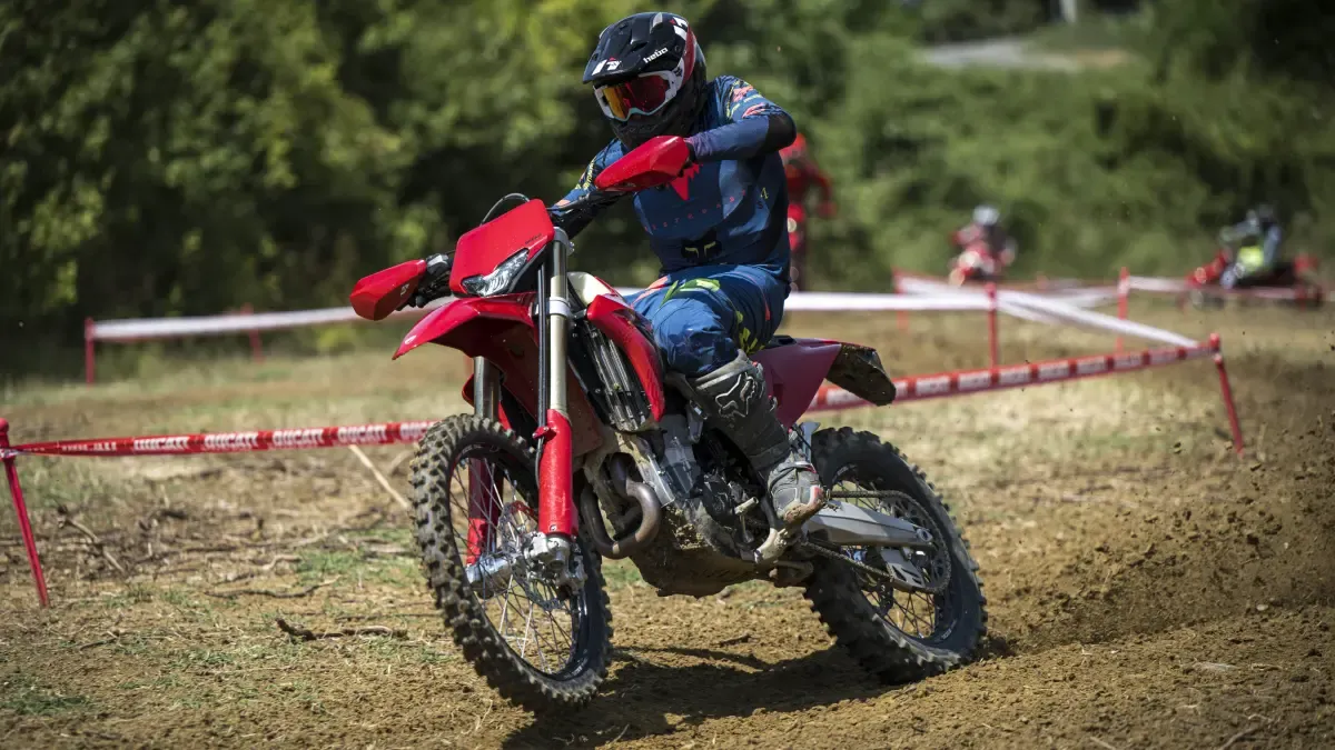 Prueba de las Ducati Desmo450 EDS y Desmo250 MX: Tecnología de MotoGP al servicio del off-road