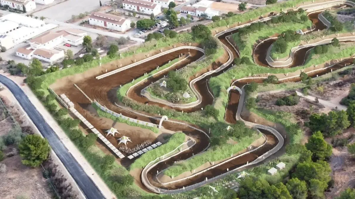 A punto un nuevo circuito de motos en España y está en las islas Baleares, el Parc Motor de Sa Coma, 100% offroad