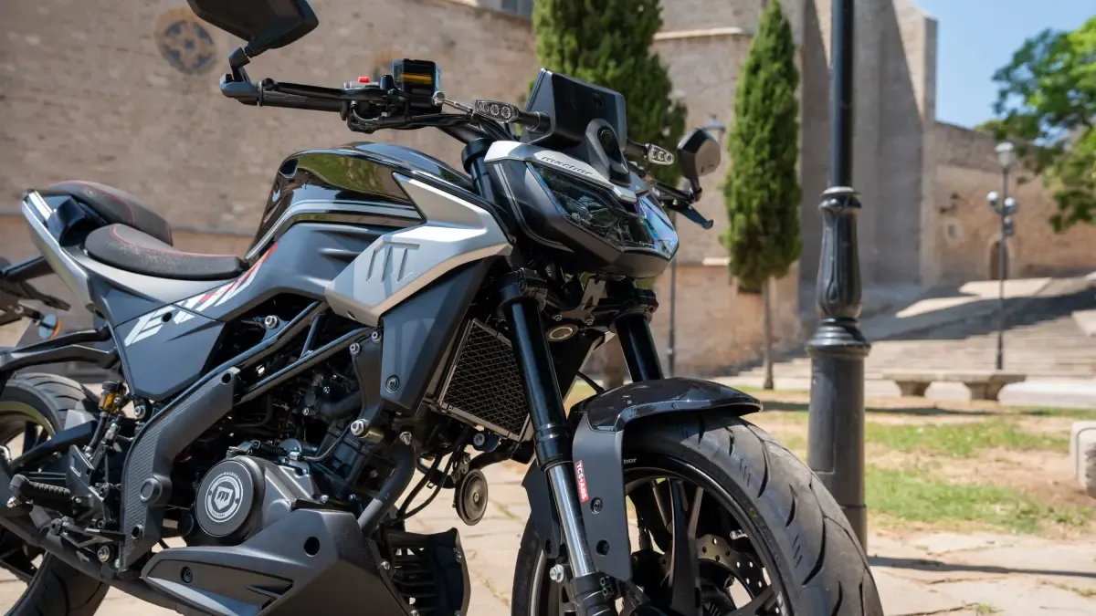 Prueba Macbor Shifter EVO 125: mucho más que una naked para la ciudad