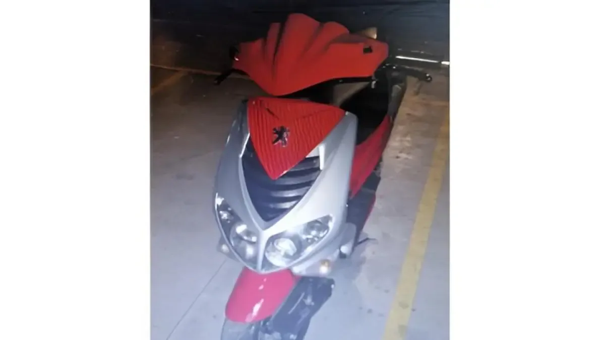 Un motorista de 69 años huye de la policía en Palencia, se salta dos semáforos y acaba intentando dar un cabezazo a un agente