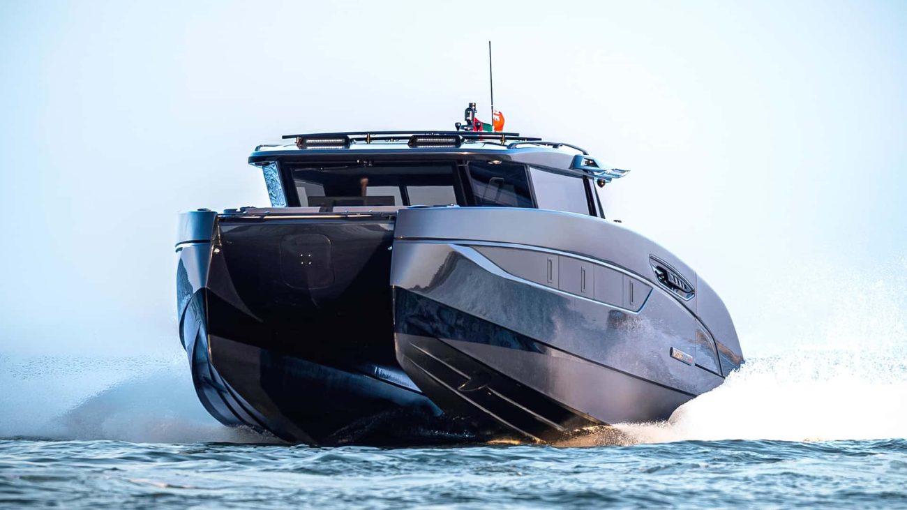 BRABUS presenta un lujoso catamarán de carbono de 1.450 CV