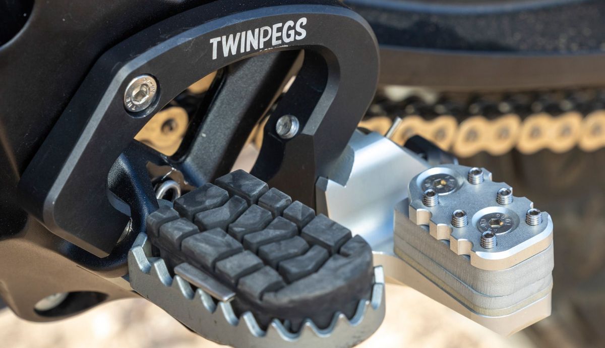 Estriberas TwinPegs, apoyo extra para motos trail
