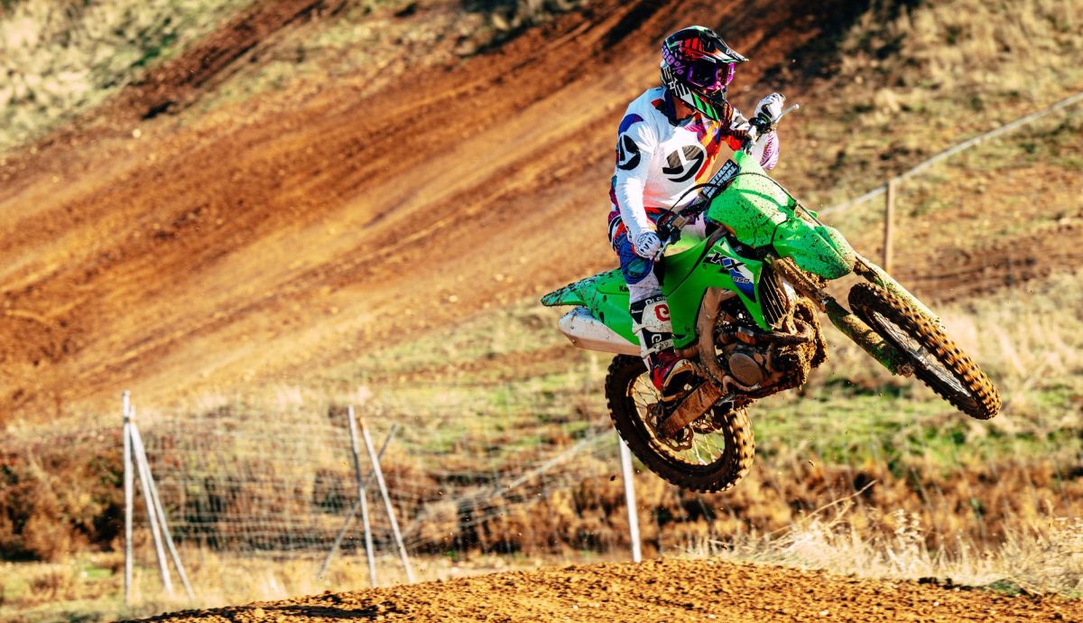 Kawasaki KX 250 2026, rebeldía juvenil
