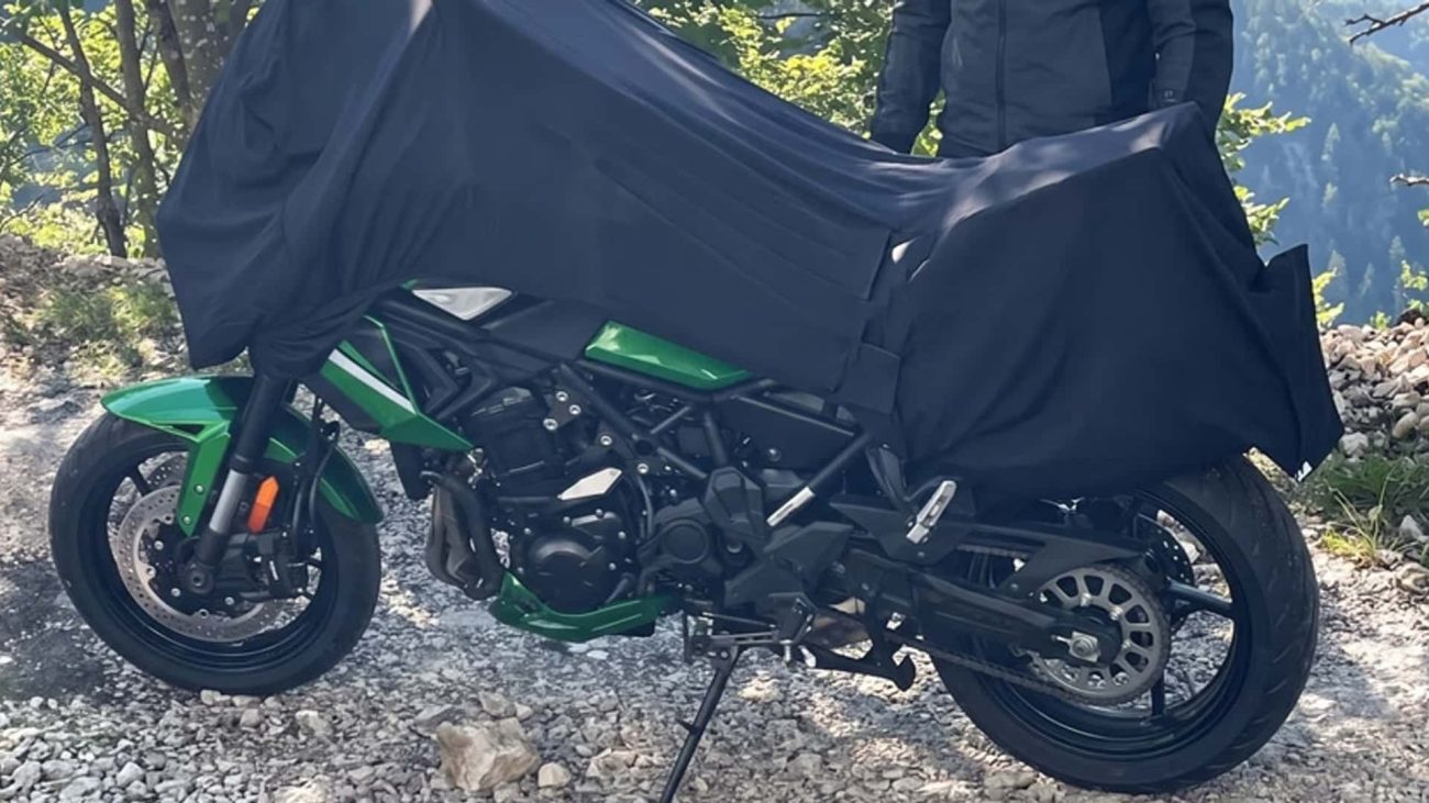 Descubierta la Kawasaki Versys 900 en fase de pruebas