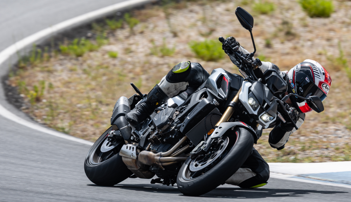 QJMotor SRK800 y RR, dos versiones de una nueva deportiva