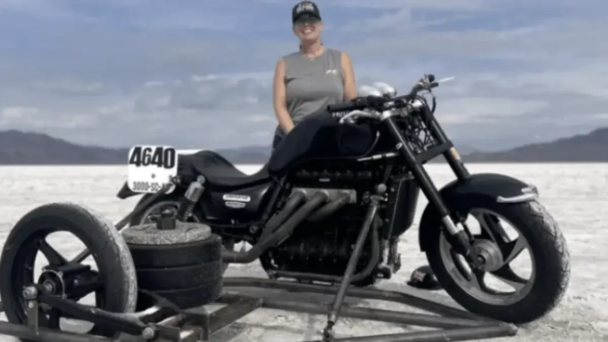 La primera mujer en lograr un récord de velocidad sobre una moto consigue otro hito