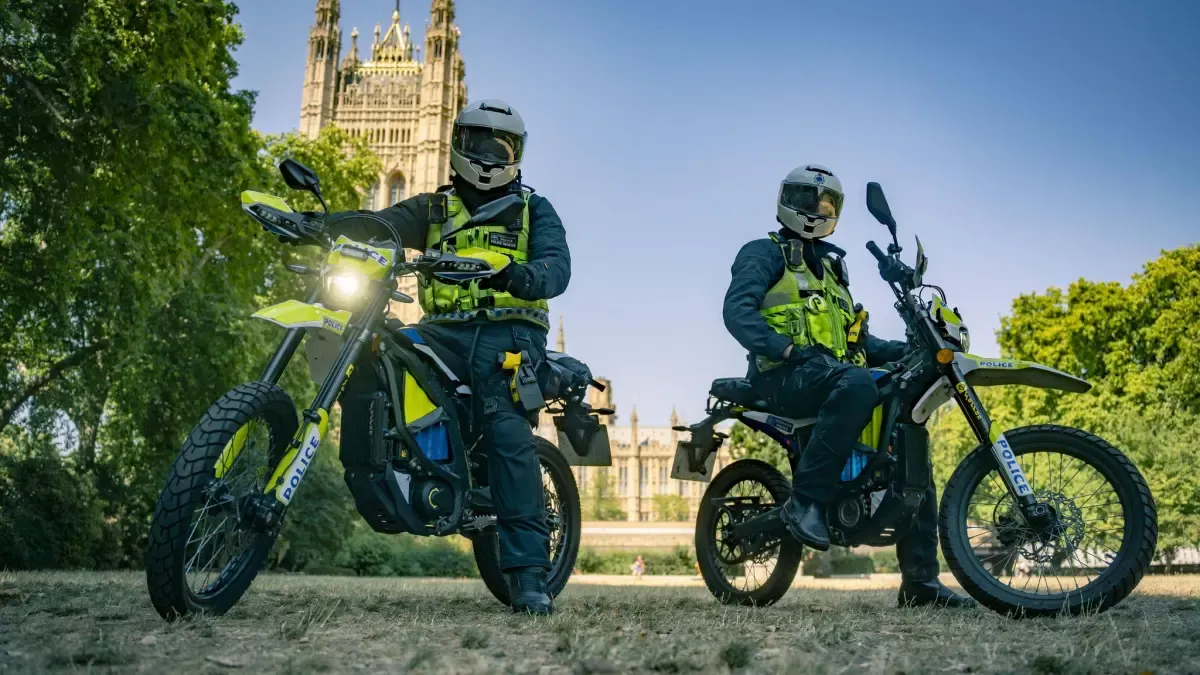 La paradoja de las motos eléctricas: son tan útiles para cometer delitos como para detenerlos
