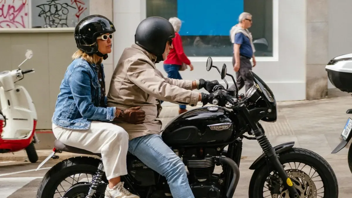El motorista de verano preocupa a la DGT: "Vuelven por nostalgia o cambios de vida y compran motos de gran cilindrada"
