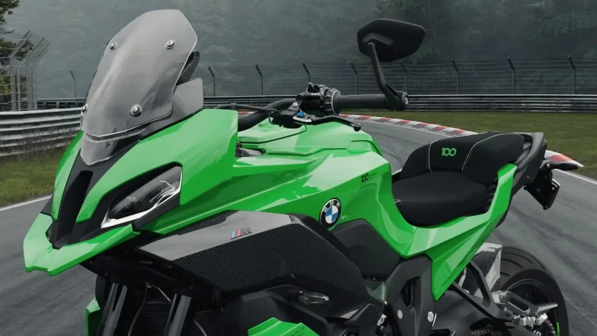 BMW Motorrad lanza 3 motos M de edición muy limitada en homenaje al centenario del circuito de Nürburgring