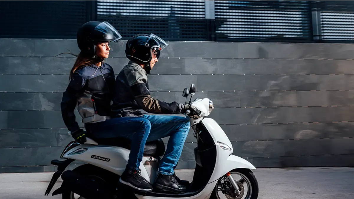 La vuelta al cole también se prepara en moto con la gama Junior y de adulto de By City