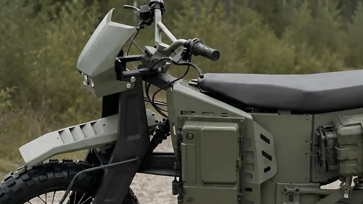 La trail todoterreno militar canadiense que se monta y desmonta con una única herramienta, una buena idea eléctrica