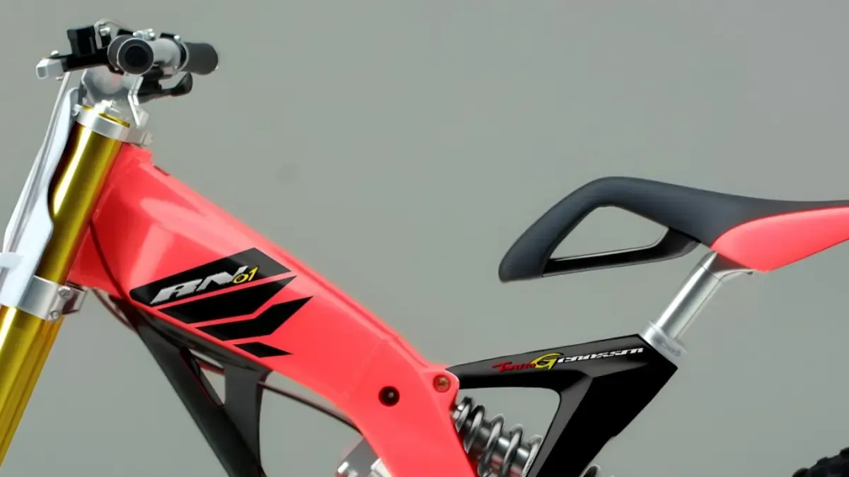 Ya es oficial: Honda entra en el mundo de las e-bike con su e-MTB Prototype, heredera de la mítica RN01
