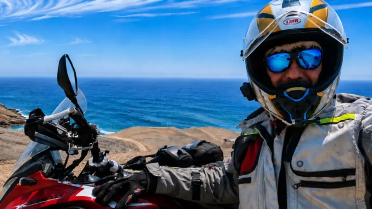 El homenaje de 22.000 kilómetros de un motero a su hermano: "No es solo un viaje, es una aventura, una promesa y una causa"