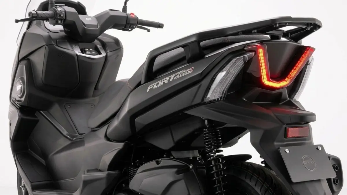 Llega el nuevo scooter GT para el carnet A2 a precio de regalo, muy equipado y listo para competir con el Zontes 368G