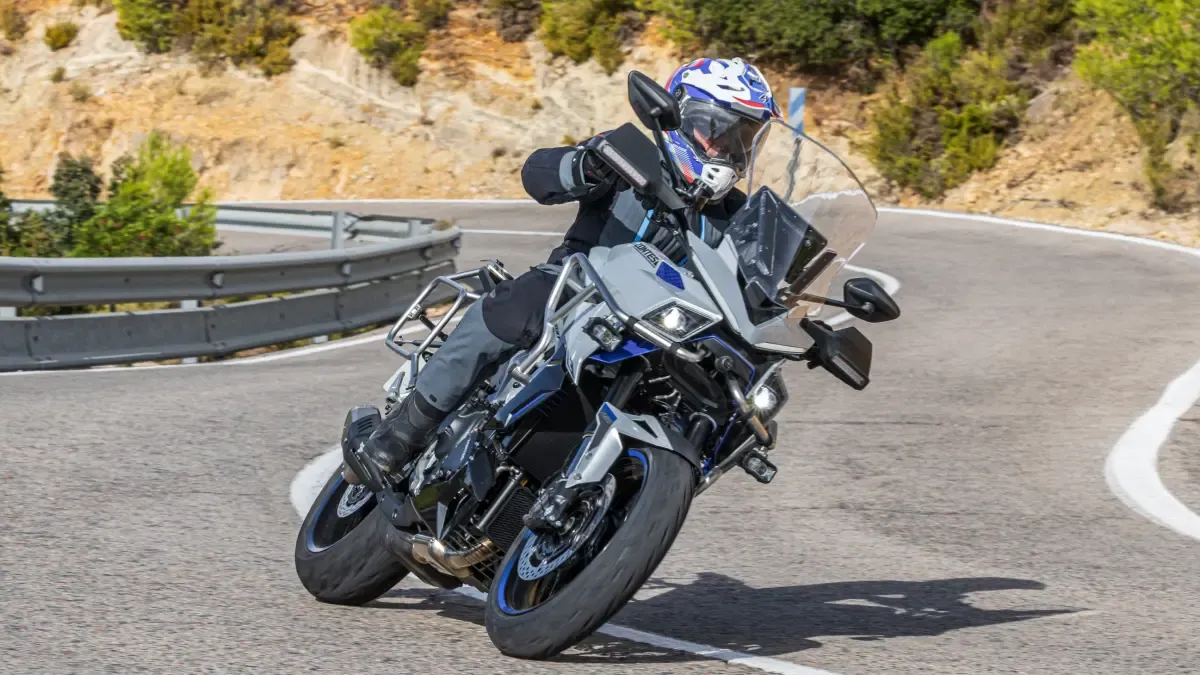 Prueba de la Zontes 703T ETC: Una GT con estilo trail y ADN Sport