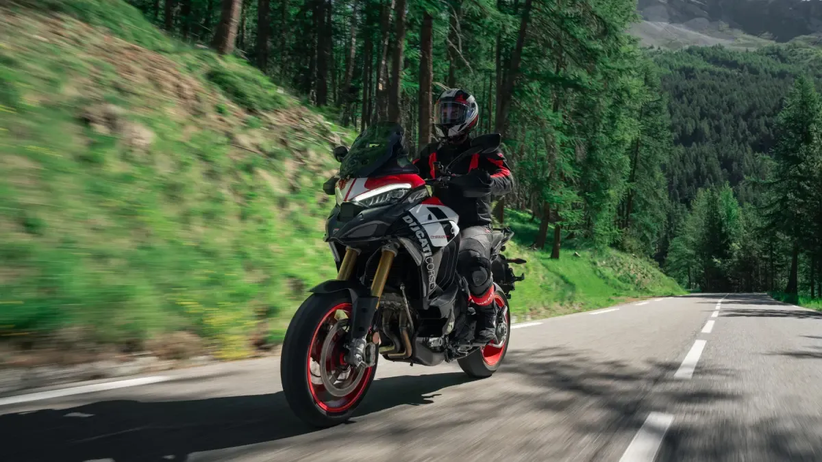 Ya ha llegado la Ducati que lleva el espíritu de MotoGP hasta tus carreteras favoritas