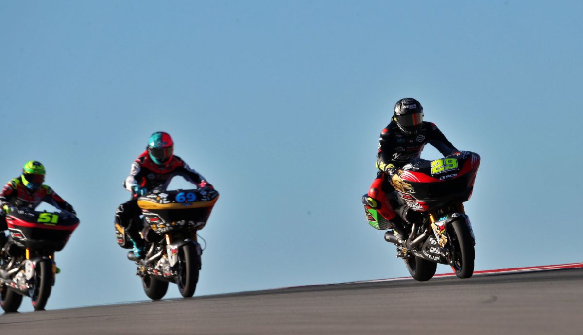 Andrea Iannone logra el doblete en la BWC y Archie McDonald llegará líder a la cita final