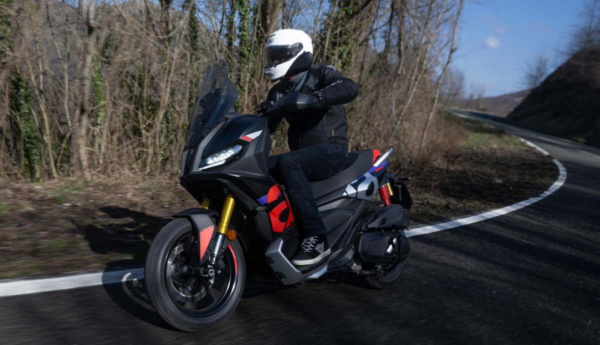 La Aprilia SR GT 400 baja 600 euros su precio: ahora desd...