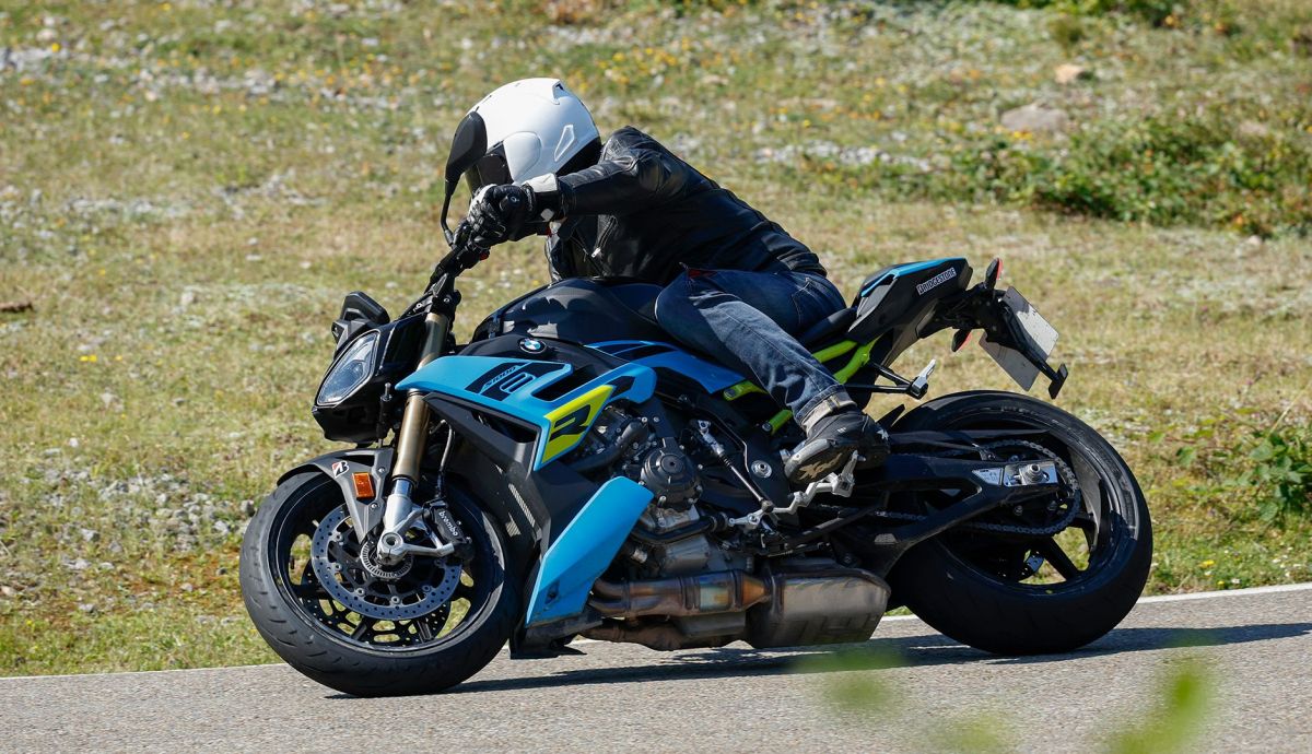 BMW S 1000 R en el Master Naked Test, la referencia depor...
