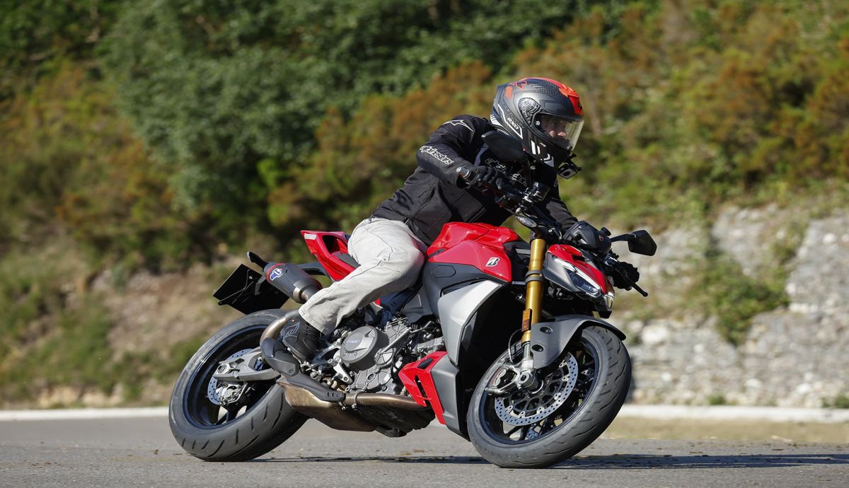 Ducati Streetfighter V2 S en el Master Naked Test, una fó...